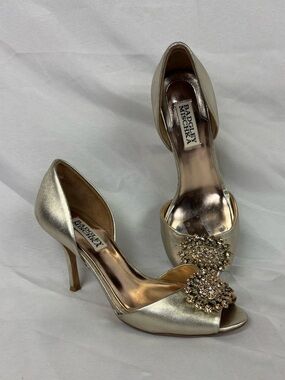 Badgley Mischka Elegant Gold Peep-Toe Heels